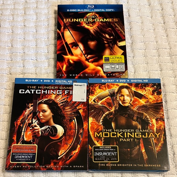 The Hunger Games, Catching Fire and Mockingjay Part 1 Blu-Ray DVD Set - Picture 1 of 8